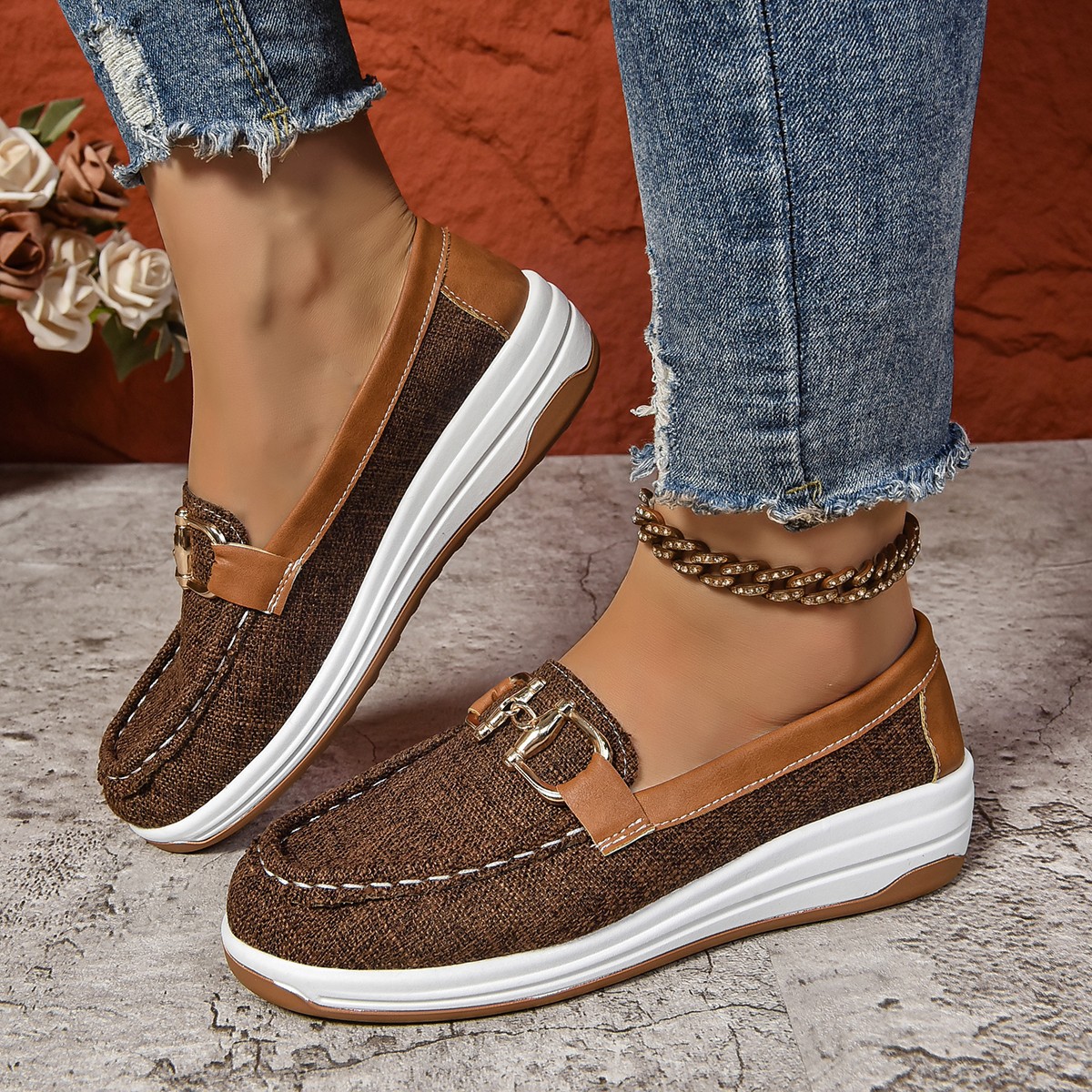 Women's casual single shoes for spring and autumn 2024, large-sized European and American export shoes, round-toed flat, one-foot Lofu shoes details Picture