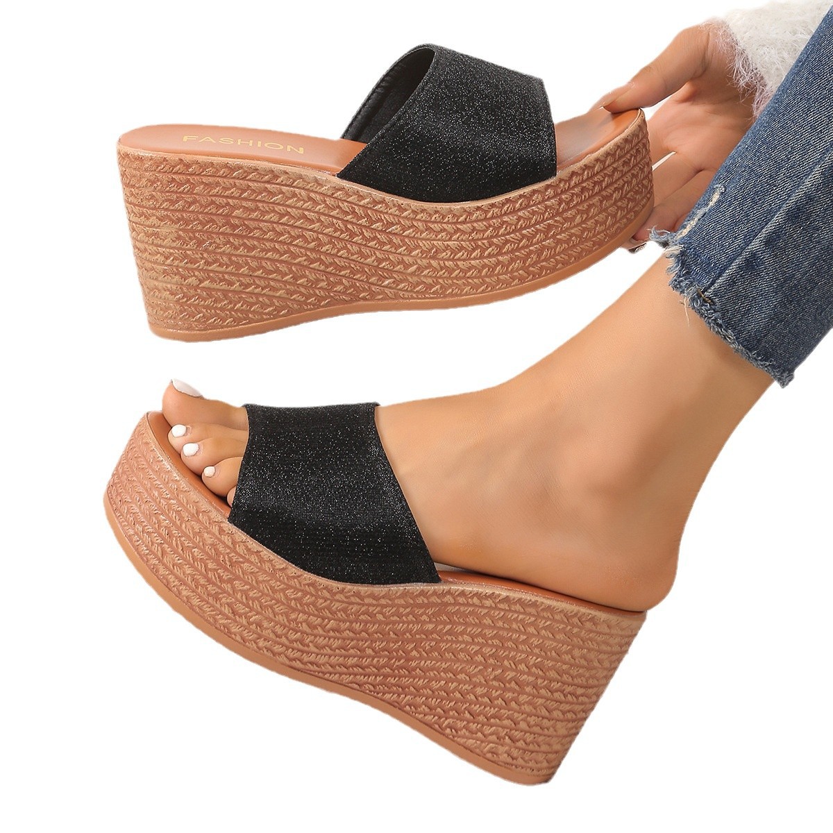 Wholesale of 2024 summer new women's shoes, thick-soled sponge cake women's flip-flops, one-piece casual height-increasing outerwear flip-flops Item Picture