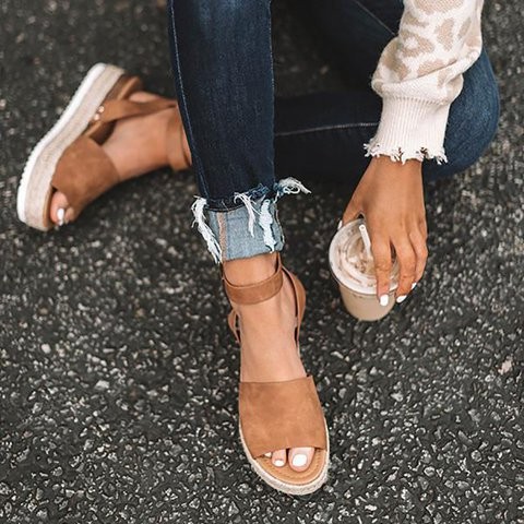 Cross-border supply large-sized hemp rope sandals 2023 independent station Summer new European and American casual bow buckle sandals Application Scenario