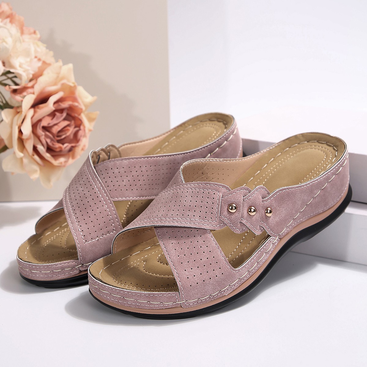 Cross-border summer new large-sized export women's shoes with hollowed-out solid color thick-soled fish-mouth one-line style are in stock for wholesale Application Scenario