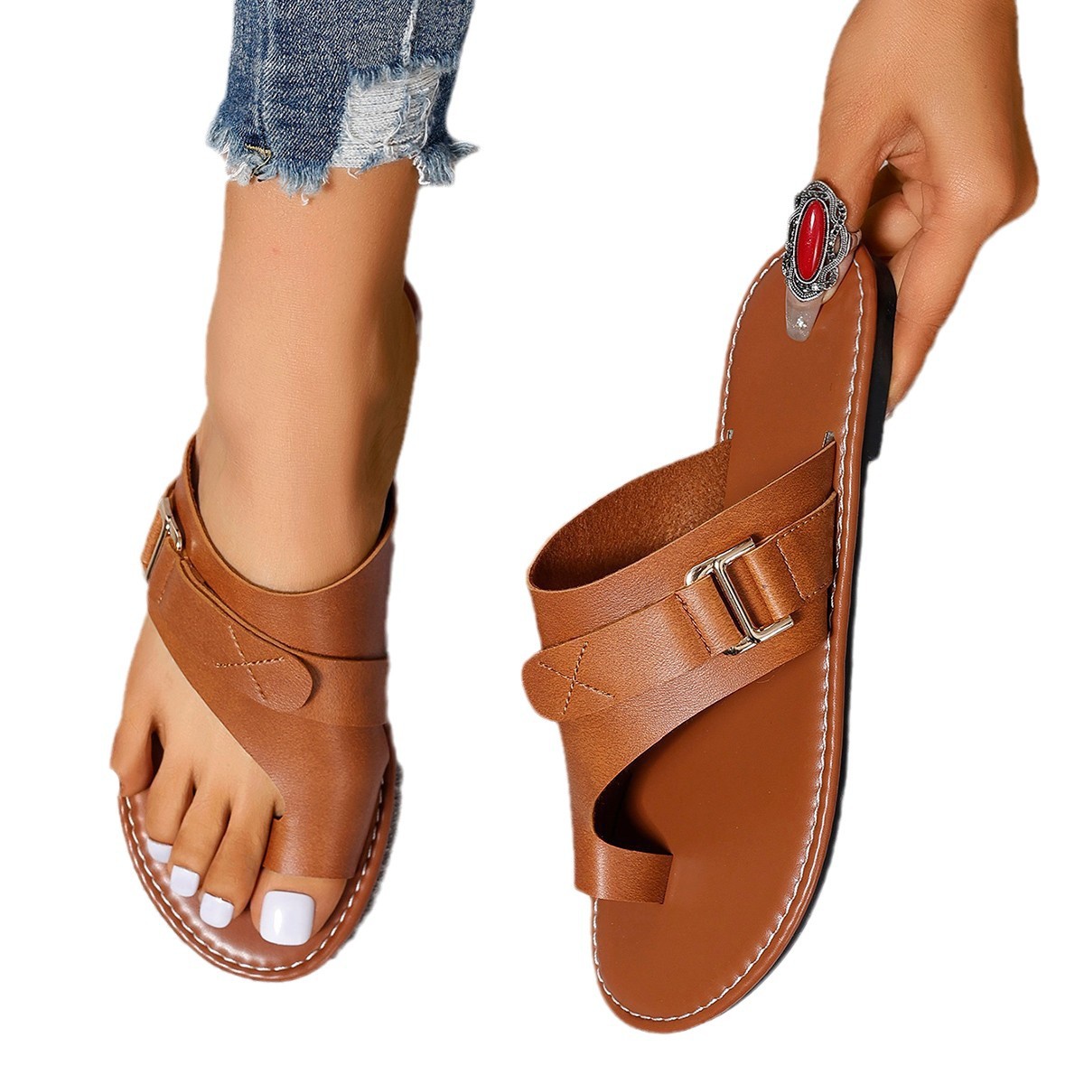 wish European and American export large-sized flip-top flat slippers for women with buckles, retro outerwear beach sandals Item Picture
