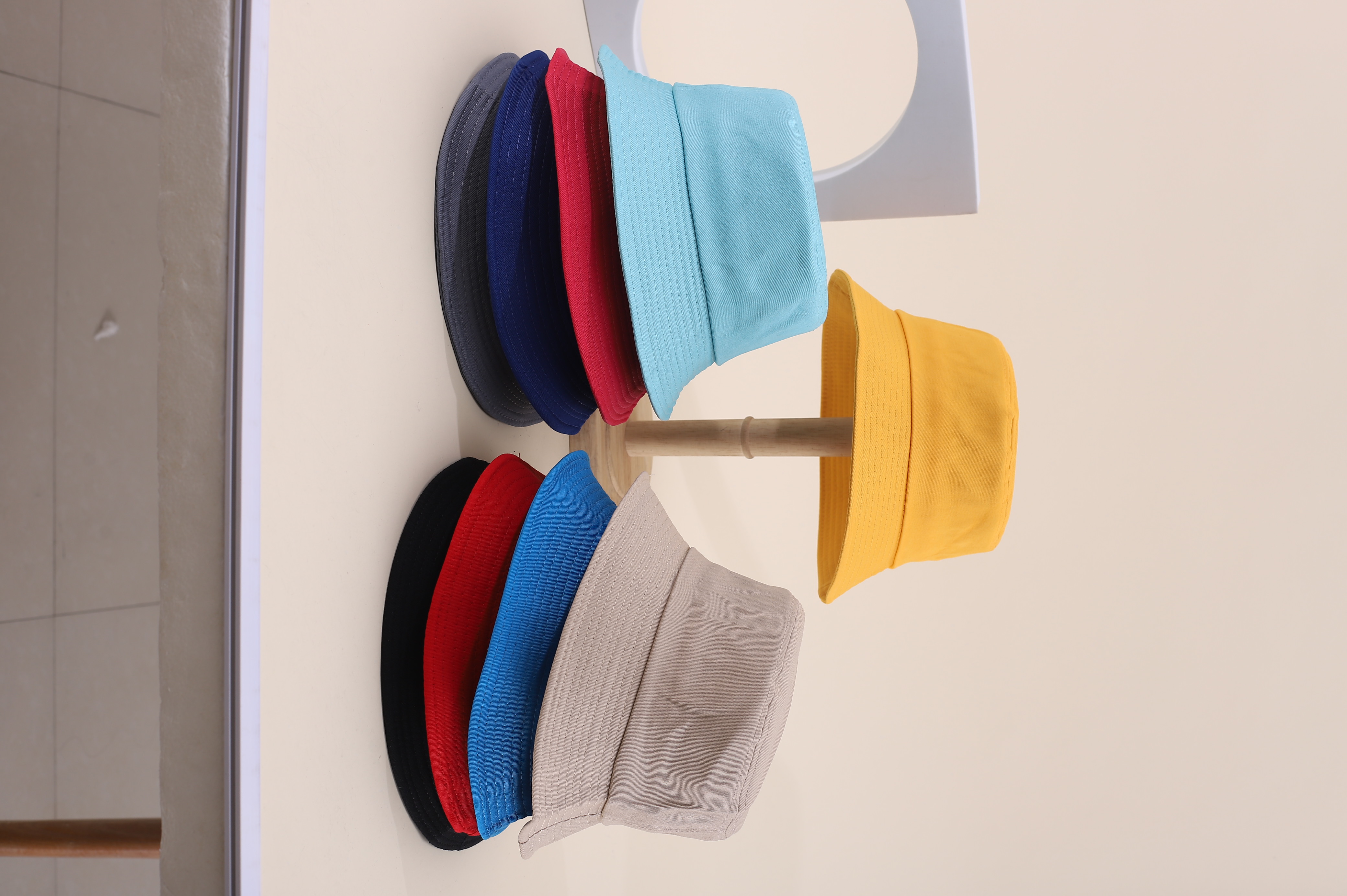 This is a popular Korean adult single-sided fisherman hat for spring and summer. It has a smooth board that can be DIY for sun protection and sun protection. It is simple, fashionable, versatile, foldable and easy to carry. It is suitable for both men and women. Both sizes are 58 head measurements. full figure