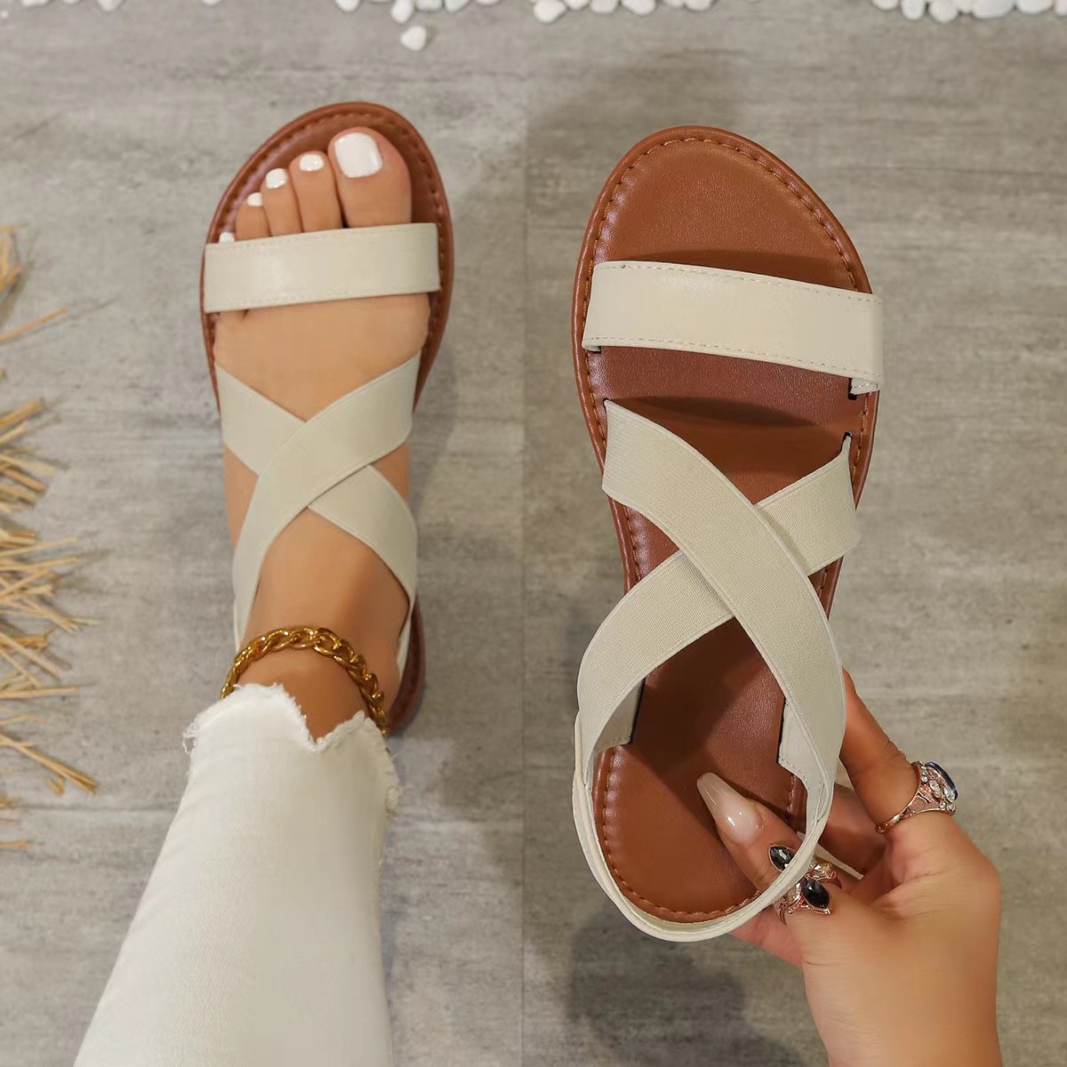 Bohemian shoes Cross-border 2024 Summer new one-piece flat cross elastic sandals and large-sized beach shoes Application Scenario