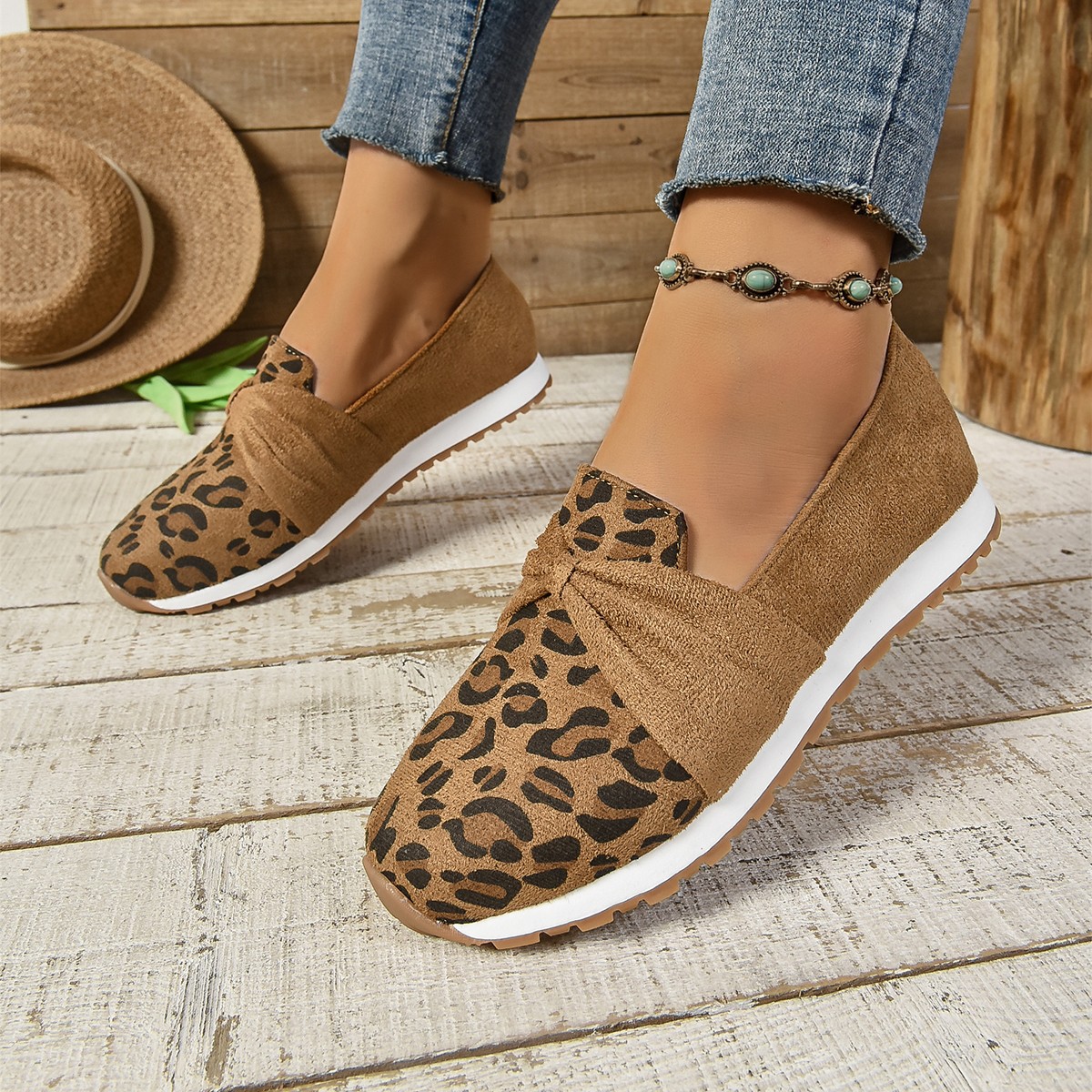 Cross-border large-sized pointed-toe low-heeled single-leg women's 2024 Spring and Autumn new breathable flat one-foot loafers Specification drawing