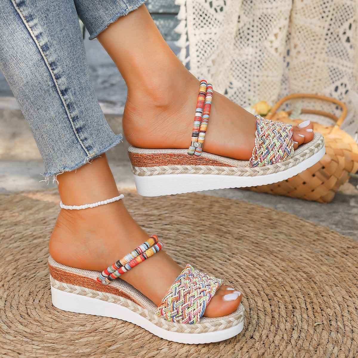 2025 New ethnic style export large-sized women's thick-soled fish-mouth one-line with hemp rope, colorful two-wear slippers Application Scenario
