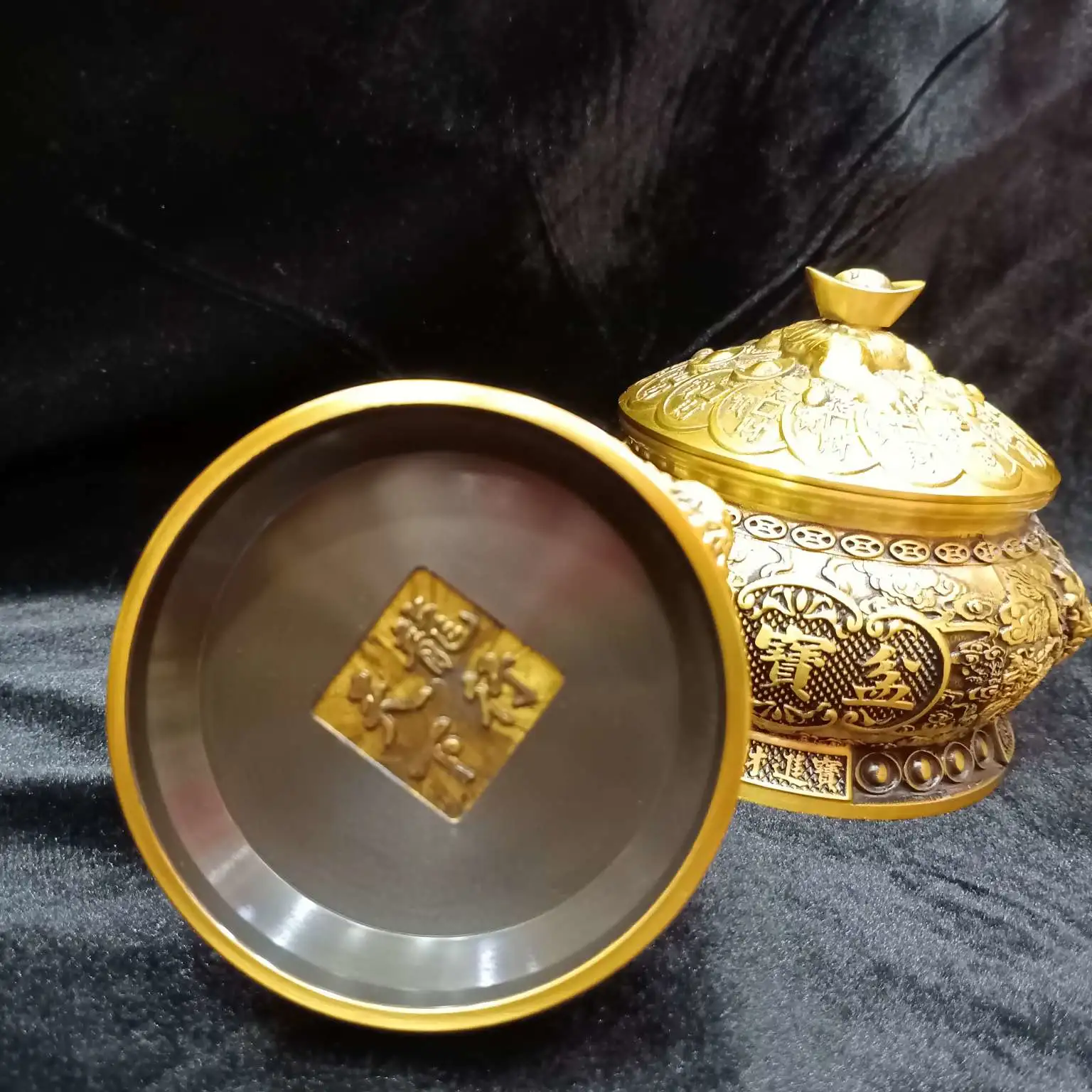 Zhonggong Craft Treasure Basin with copper lid and three-dimensional pattern money coin piggy Bank, a home living room table decoration detail image 7