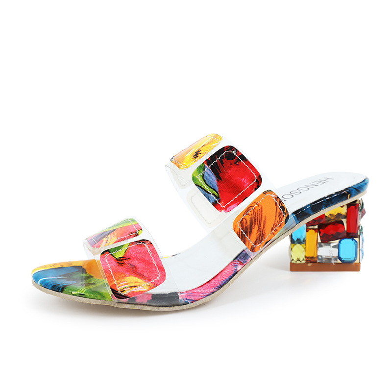 The new large-sized slippers for women in the summer of 2025, featuring rhinestones, thick heels and one-piece flip-flops in contrasting colors, are a trend for women's cool outerwear Item Picture