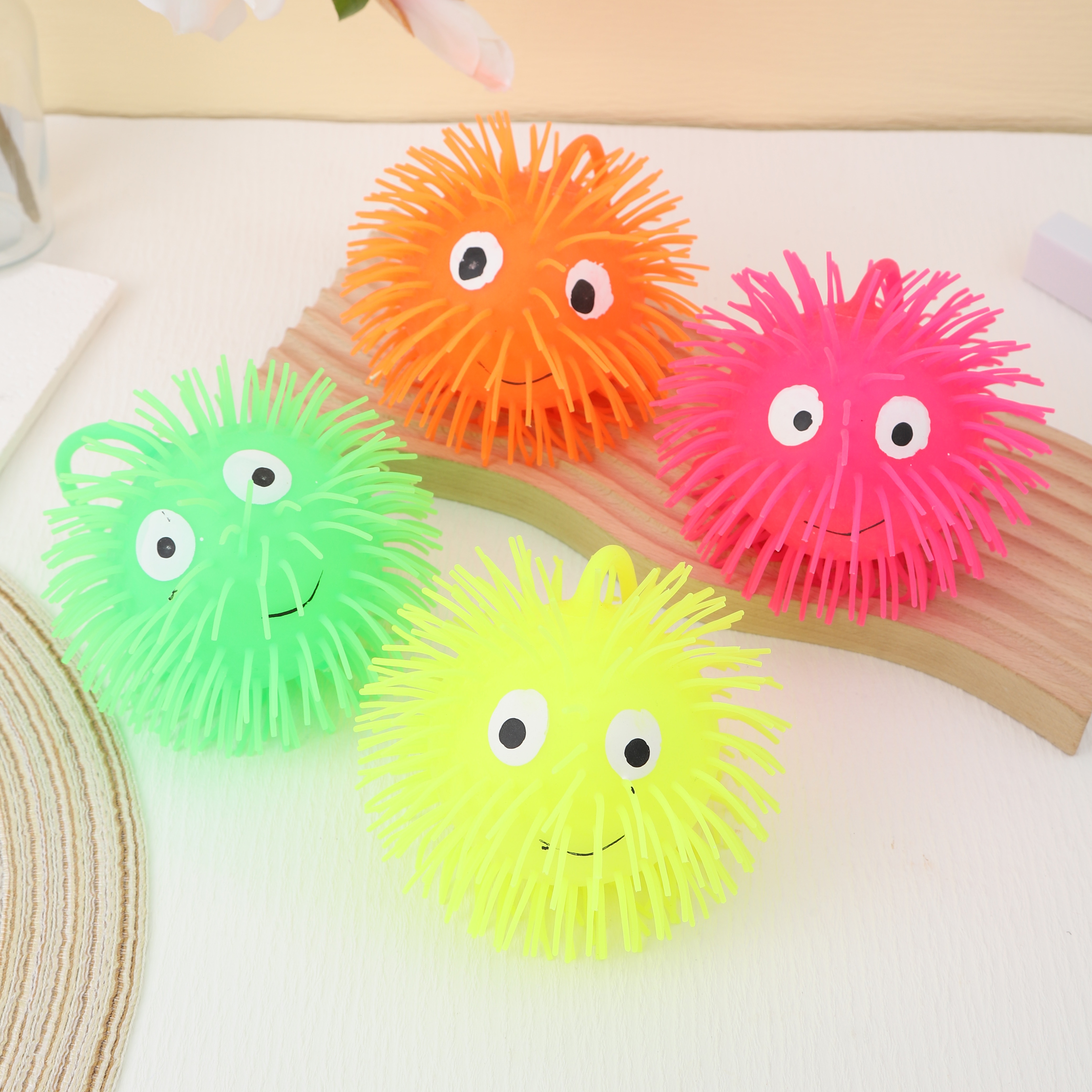 Wholesale of glowing fur balls, glowing hedgehog elastic flash fur balls, venting balls, children's toys Specification image