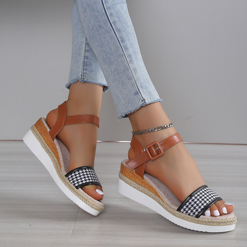2024 Summer new export plus-size fashionable thick-soled wedge heel women's shoes, chanel-style fashion sandals, beach sandals for women full figure