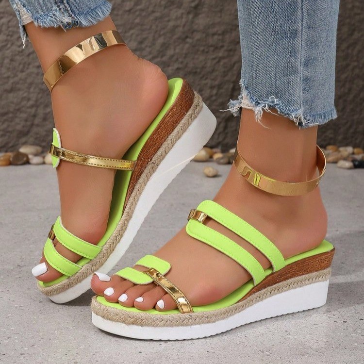 2025 New large-sized women's flip-flops for export, summer European and American color-blocking wedge heels Roman shoes women's thick-soled flip-flops details Picture