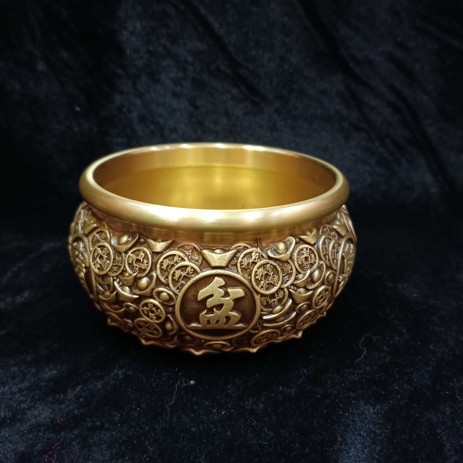 Zhonggong Craft copper Coin treasure Basin, money-attracting and wealth-gathering piggy bank, home living room desktop decoration detail image 8