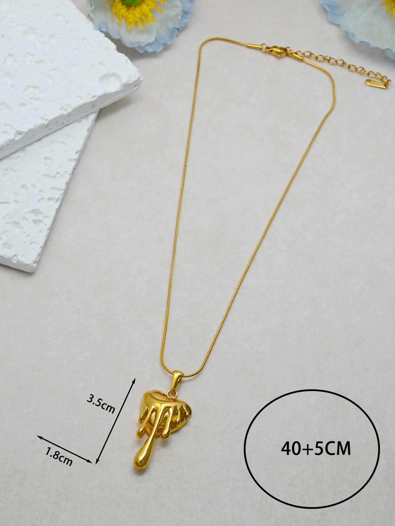 跨境欧美复古褶皱肌理方形爱心融化吊坠项链套装女镀18K金不锈钢时尚耳饰白底实物图