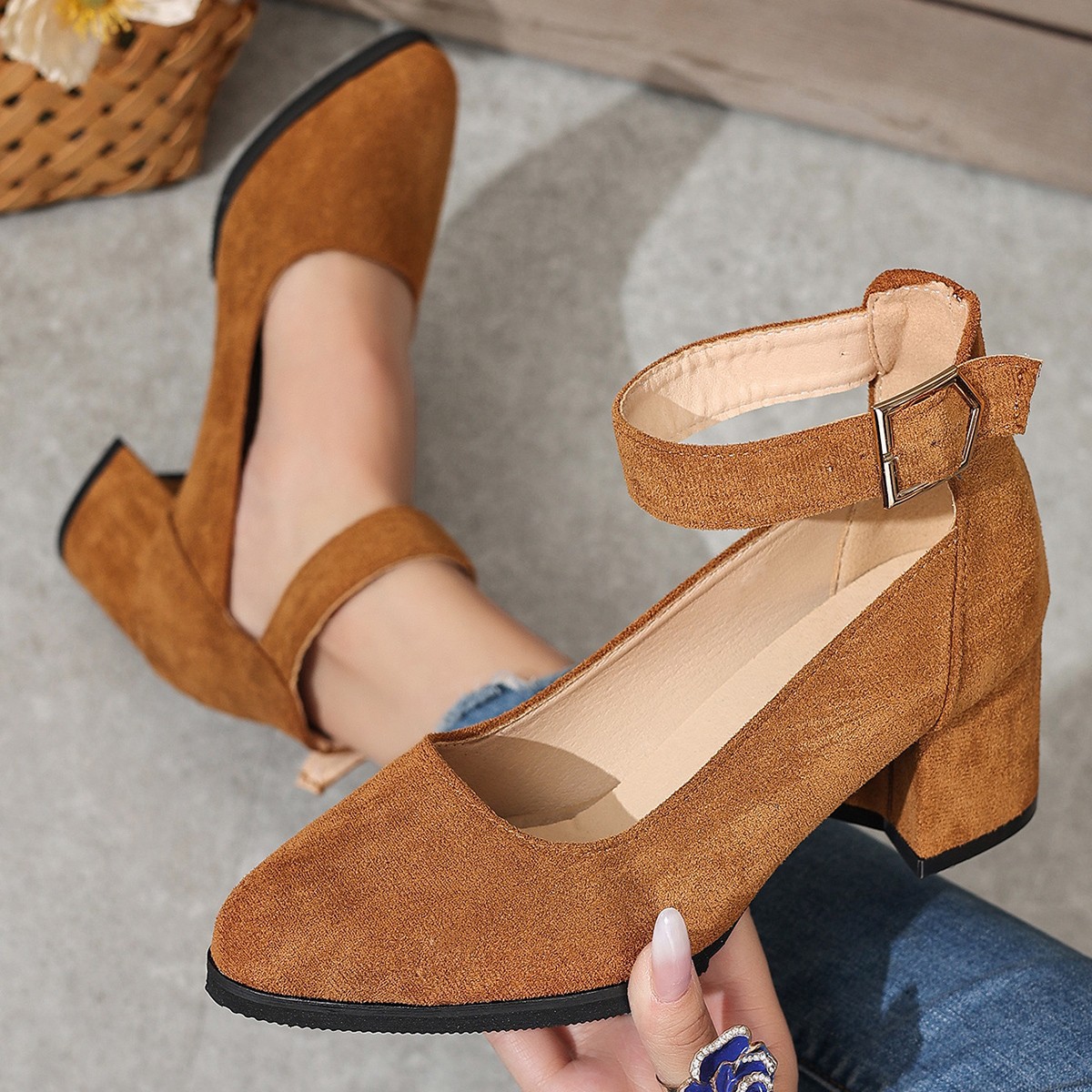 Plus-size single shoes for women, Spring 2025 new high heels, Korean-style round toe suede buckle, bold and fashionable, shallow toe women's shoes full figure