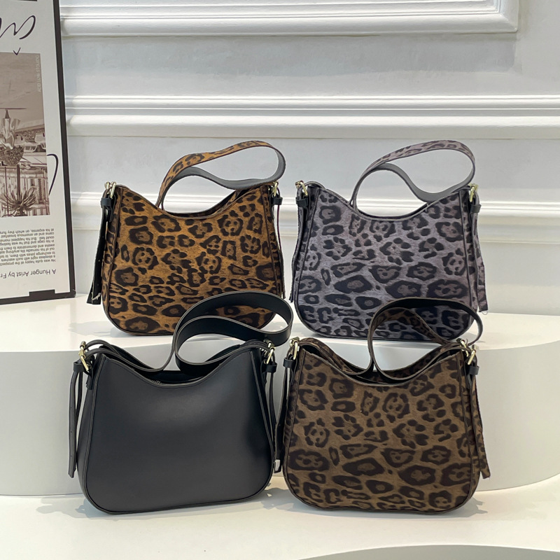 Casual commuting large-capacity leopard print bag for women, 2025 new spring and summer versatile crossbody bag, single-shoulder bag, small square bag full figure