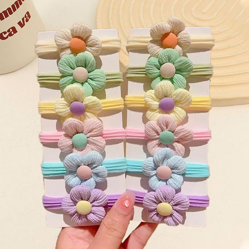 Towel bands, children's hair ties won't hurt their hair, looking stylish. Girls can wear good hair bands and headwear. Girls can tie ponytails with rubber bands Application Scenario