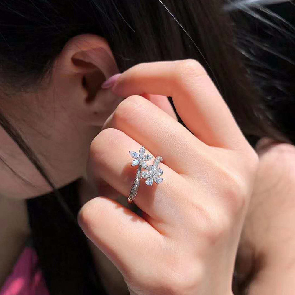 A fairy fairy style flower ring from a European and American socialite on Instagram, a niche and high-end pear-shaped zircon open ring for women details Picture