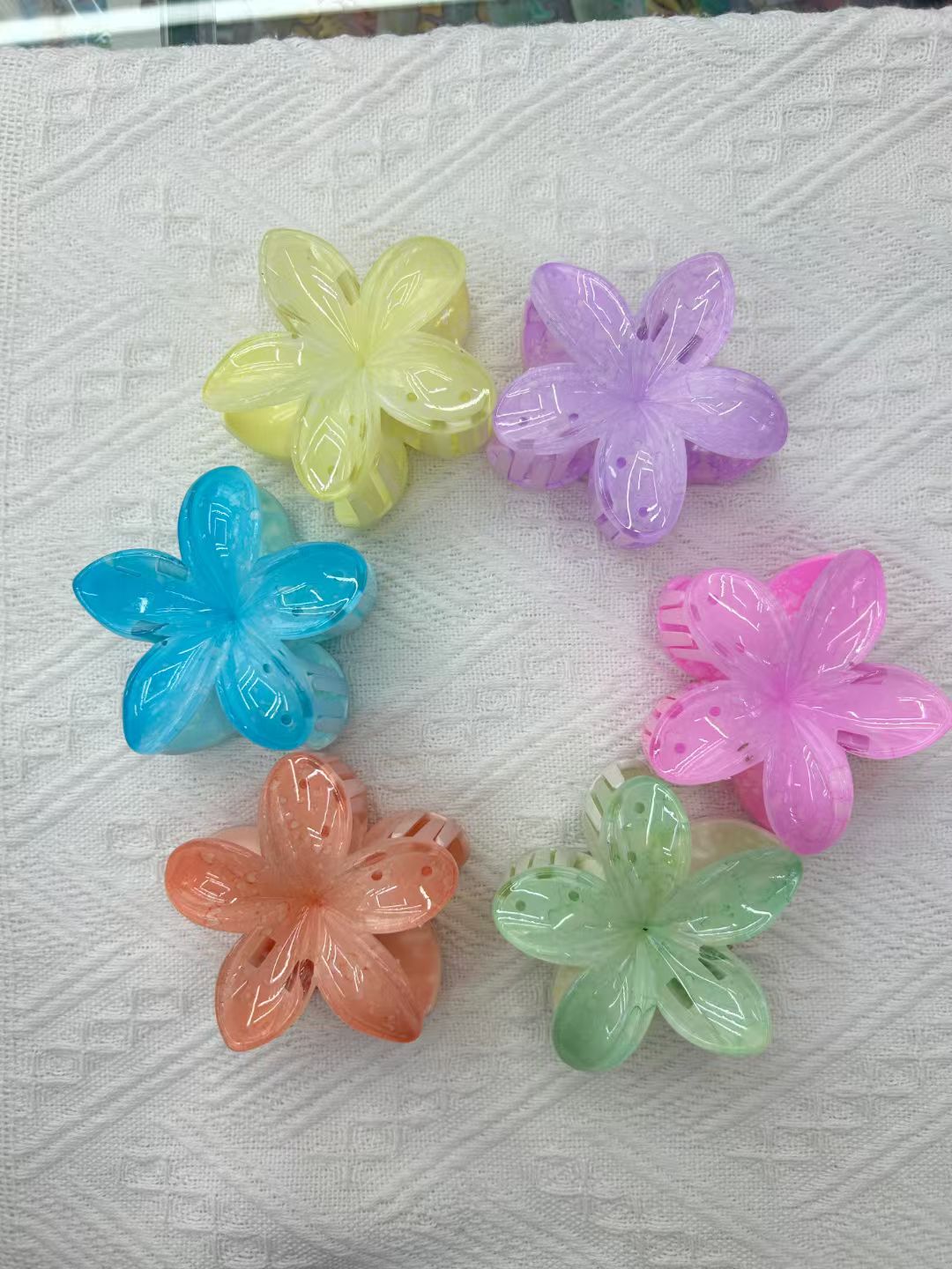 糖果色，蛋花，抓夹