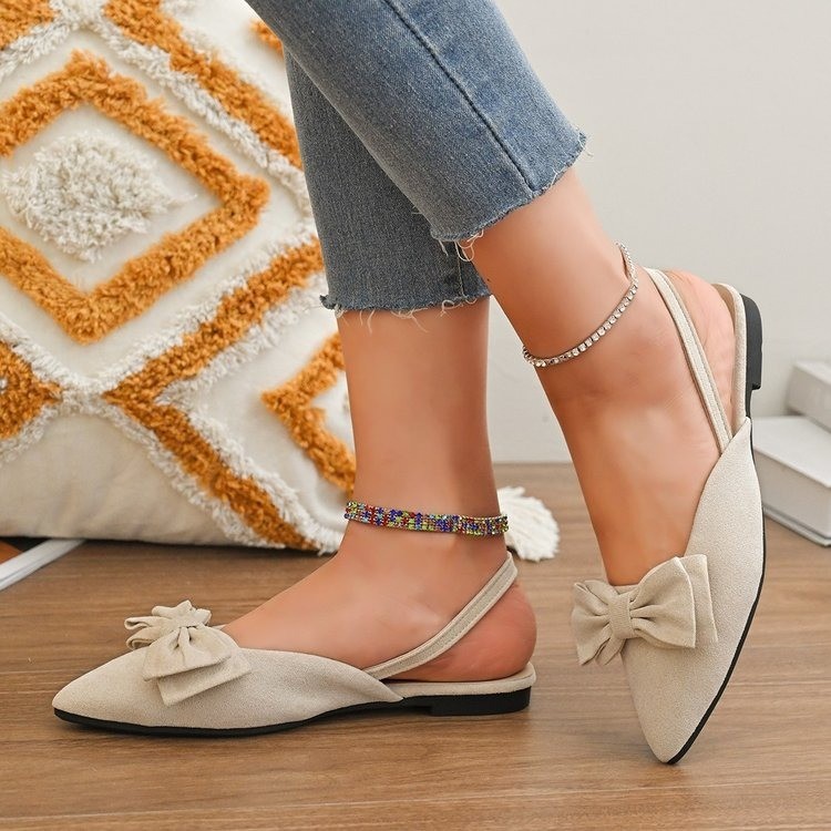 Fashionable outerwear bow pointed-toe sandals for women, casual and comfortable flat sandals, cross-border large-sized flip-top sandals Application Scenario