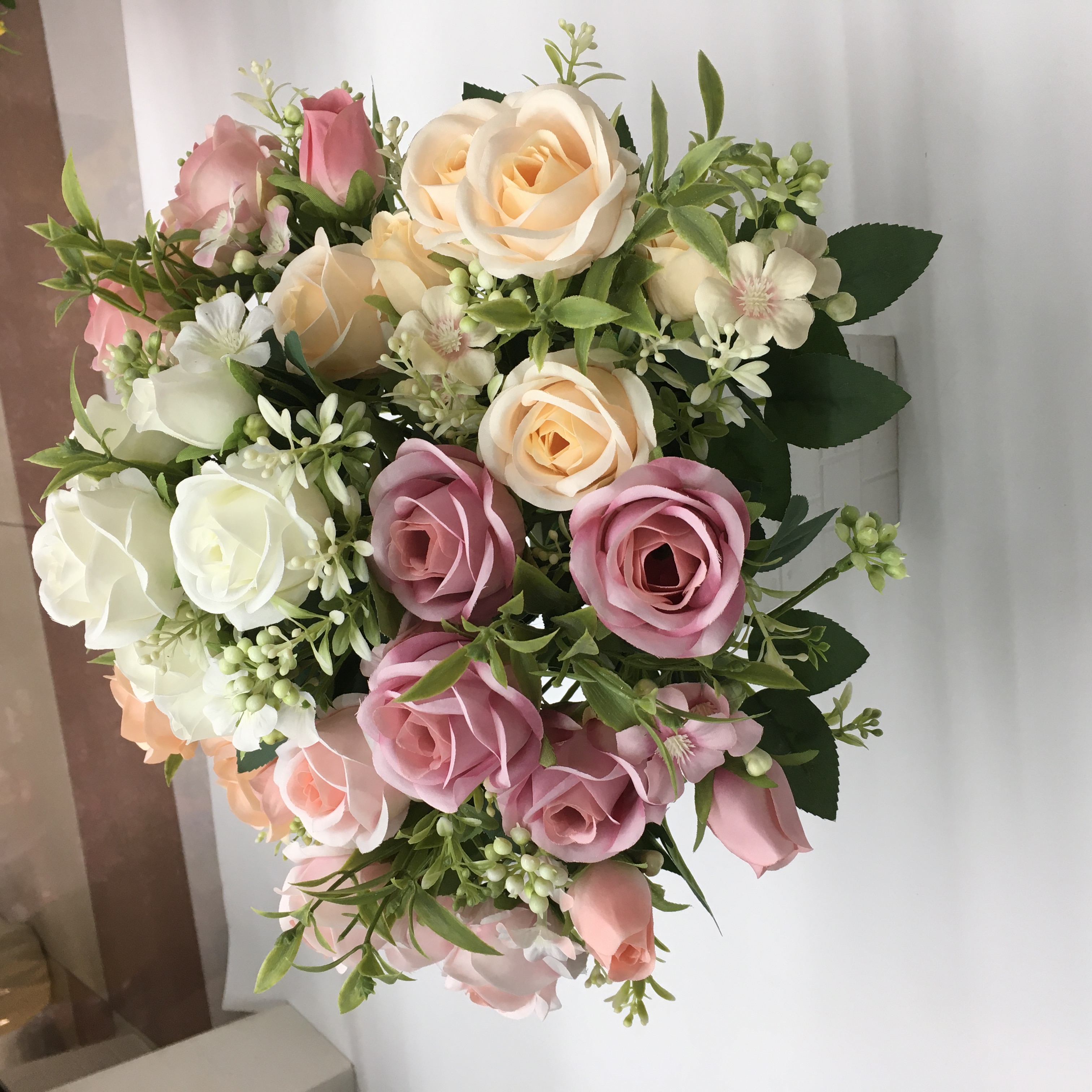 Living room decoration, artificial flowers, venue arrangement, small bunch of 6-prong plum blossoms, Manta rose, wedding artificial flowers, artificial flowers for women 2025, forest-themed purple flowers, artificial flower strips