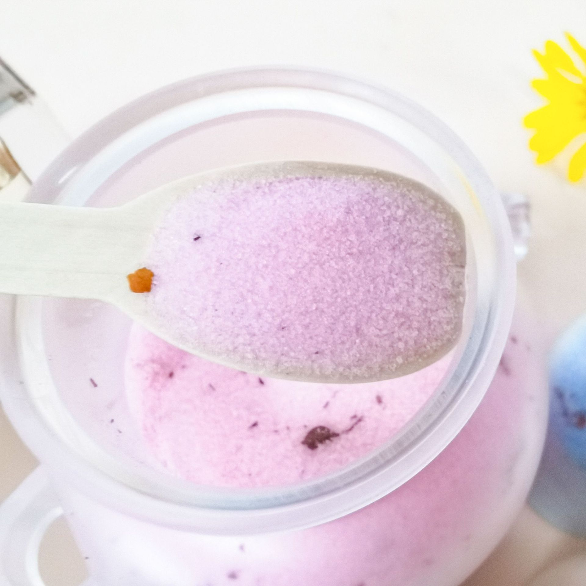 Cross-border petal bath salt, rose dried flower bath salt, moisturizing scrub fine salt, bath and foot bath salt manufacturer wholesale Application Scenario