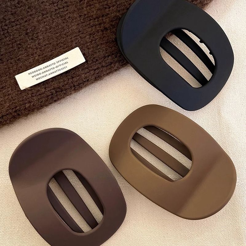 2025 New style of elegant duckbill hair clip, high-end style at the back of the female head, large shark clip, grab clip, sticky insect board detail image 3