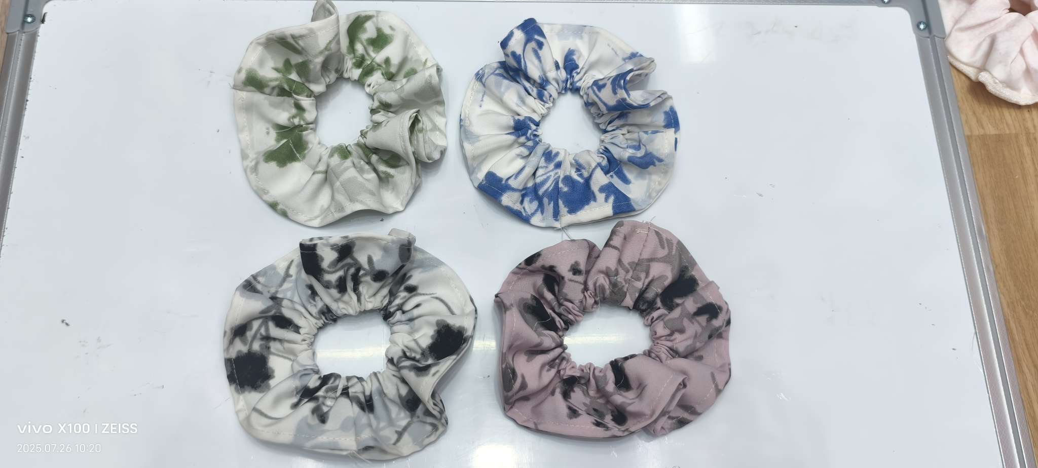 Cross-border hair accessories: Solid color satin large intestine hair band, French retro large intestine band, elegant ponytail fabric hair band