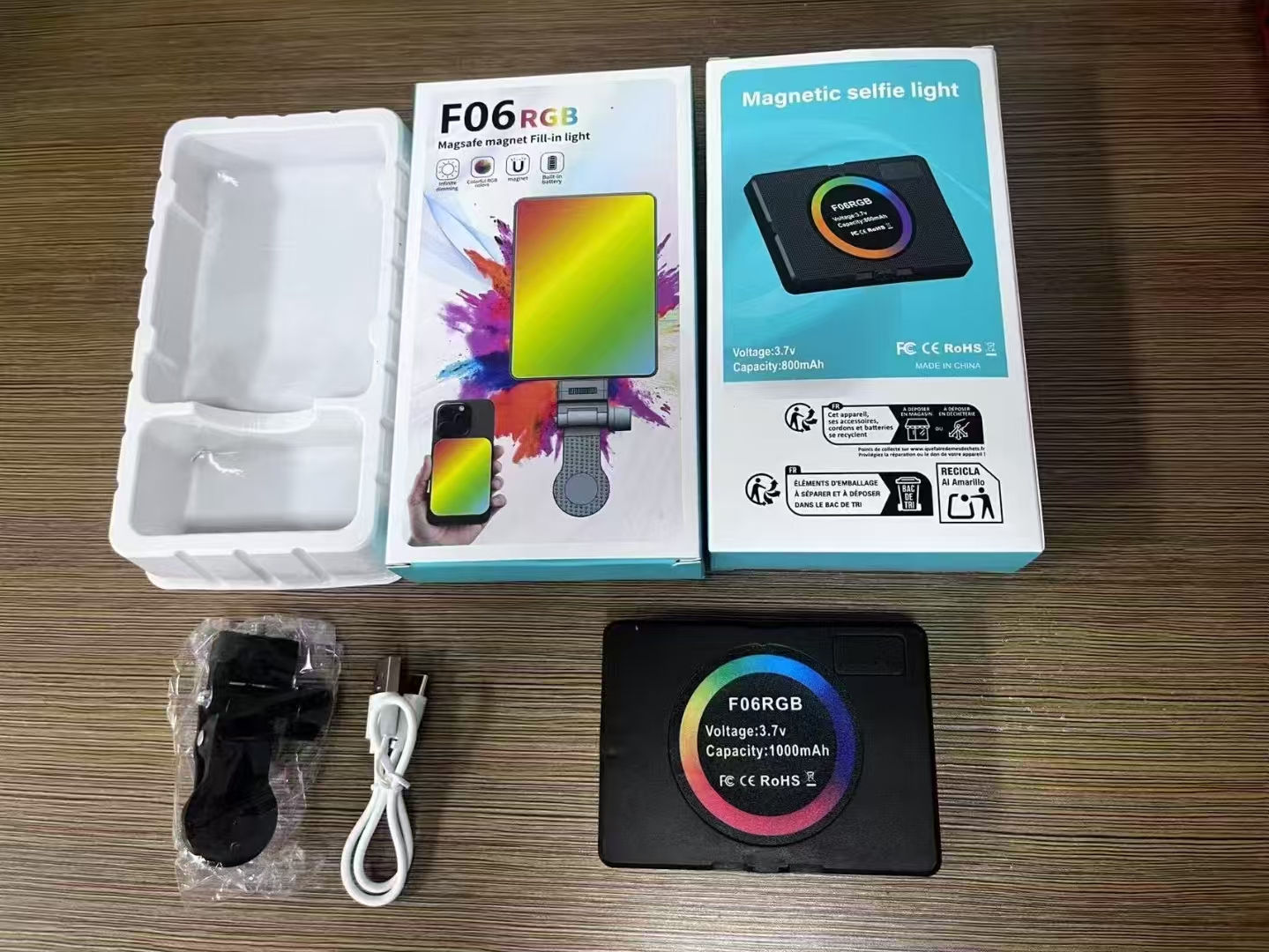Mobile live streaming fill light, selfie photography beauty light, magnetic clip pocket light, RGB lighting light Application Scenario