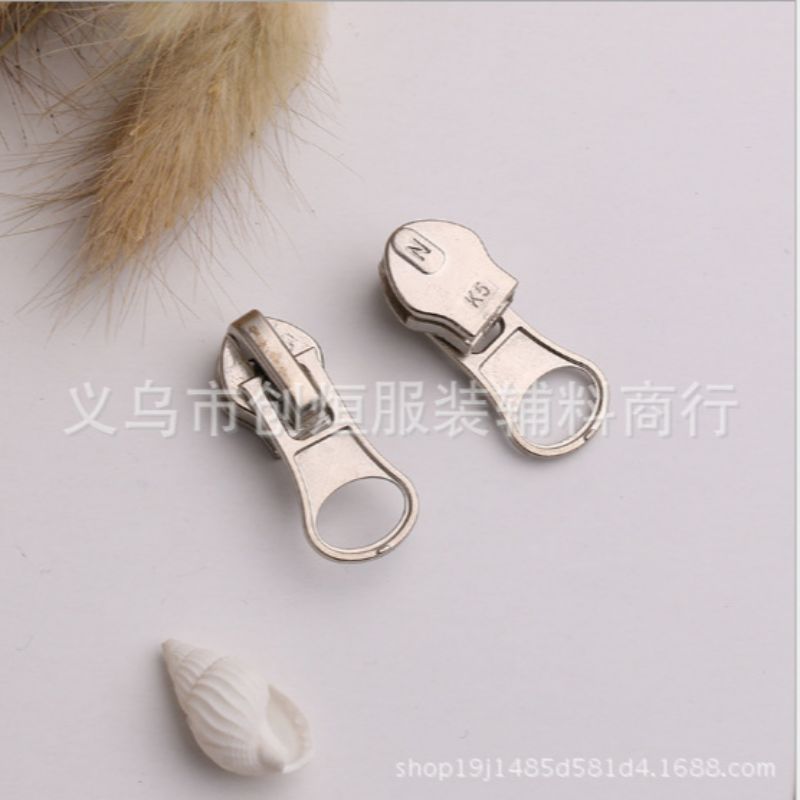 拉链头/塑料拉头/挂件绳子/拉链/塑料弹力拉钩产品图