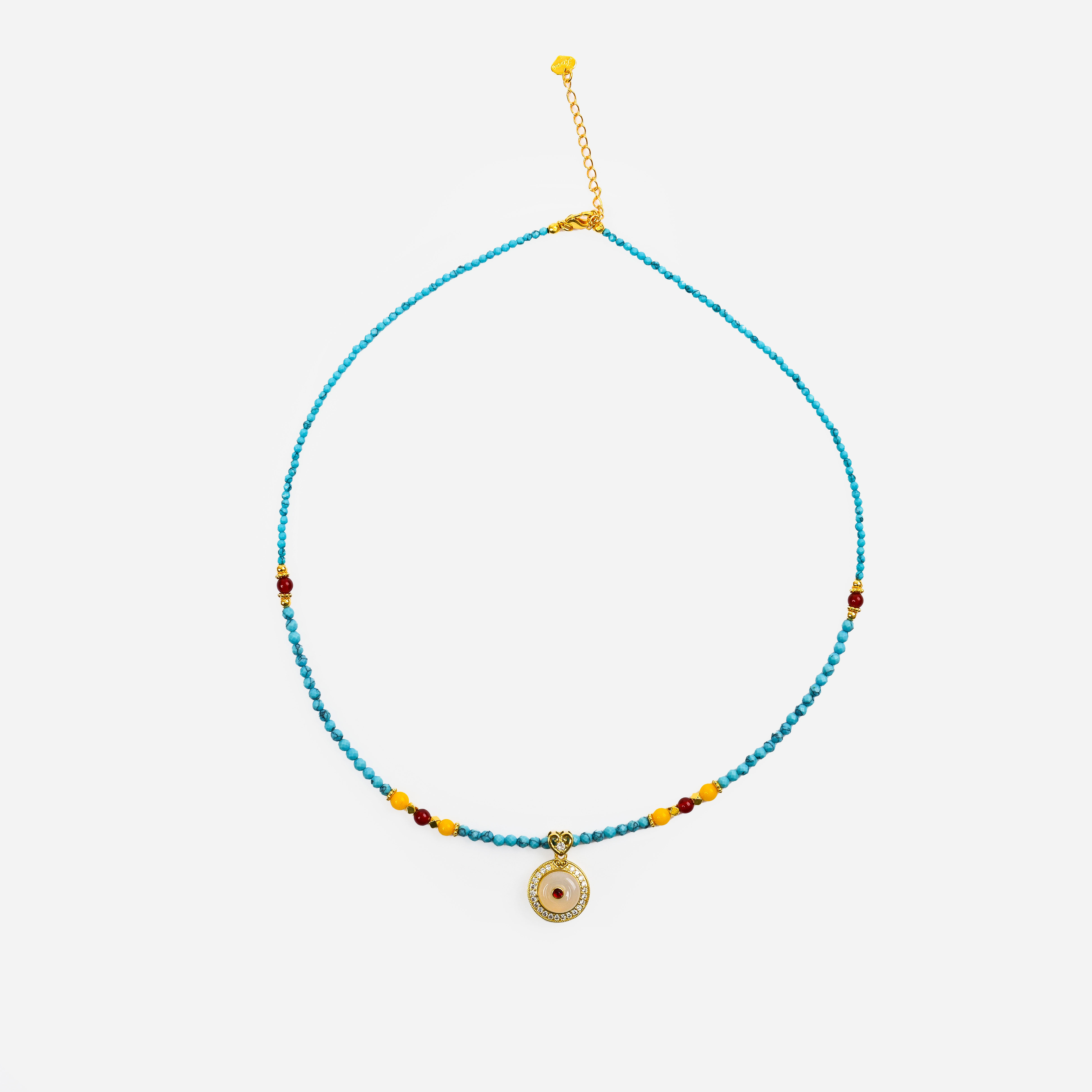 The turquoise beaded necklace for women in 2025, the same style as Zhou Yuting, is a stylish and elegant layering collarbone chain necklace accessory