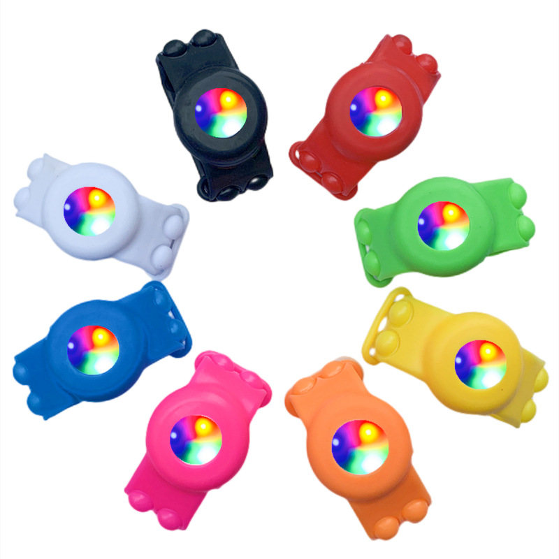 Factory direct sales: Luminous rat killer Pioneer wristband, flashing watch, cross-border press bubble, stress-relieving children's toys full figure