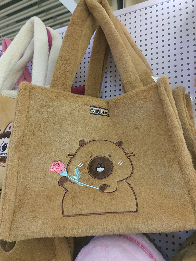 Japanese-style Instagram cross-border cute Capybara capybara plush single-shoulder bag, large-capacity girl student backpack, plush schoolbag, handbag, plush backpack Item Picture
