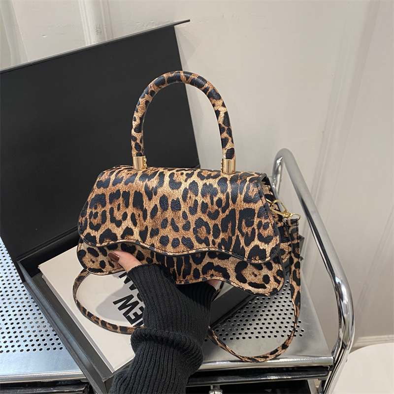 Retro leopard print small square bag Cross-border handbag 2025 Women's bag new style bag, high-end shoulder bag crossbody bag Application Scenario
