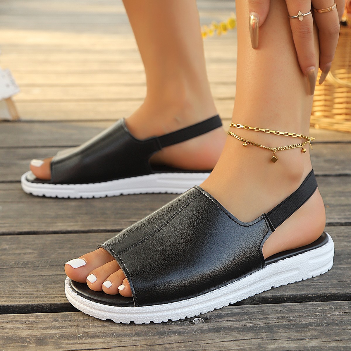 Cross-border 2025 Foreign Trade New wish sandals for women are trendy, fashionable, breathable, soft-soled and suitable for outerwear. European and American sandals for women full figure
