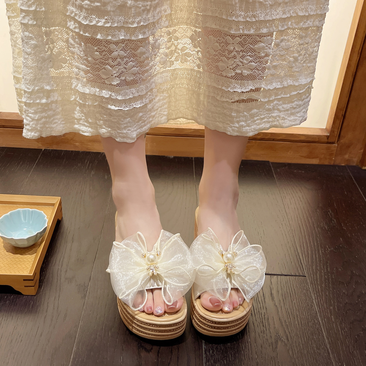 Fairy-tone-style bow slippers for women, new summer 2024 Korean-style popular thick-soled wedge heel fashionable outerwear cool slippers Specification drawing