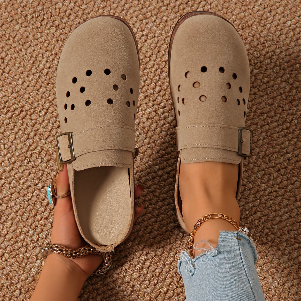 In 2025, the Korean version of the new style features two pairs of flat, soft-soled, hollowed-out hollowed-out shoes, half for lazy people and one for women Application Scenario
