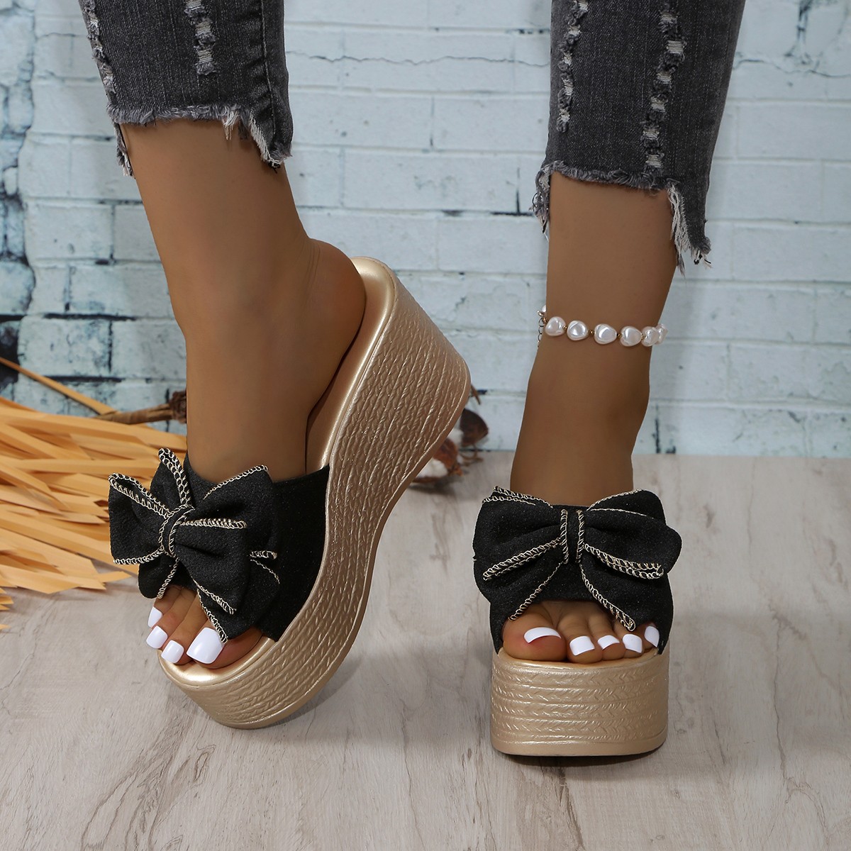 Korean version women's cooling slippers 2024 Summer new style floral fabric waterproof platform thick-soled wedge heel outerwear slippers delivery full figure