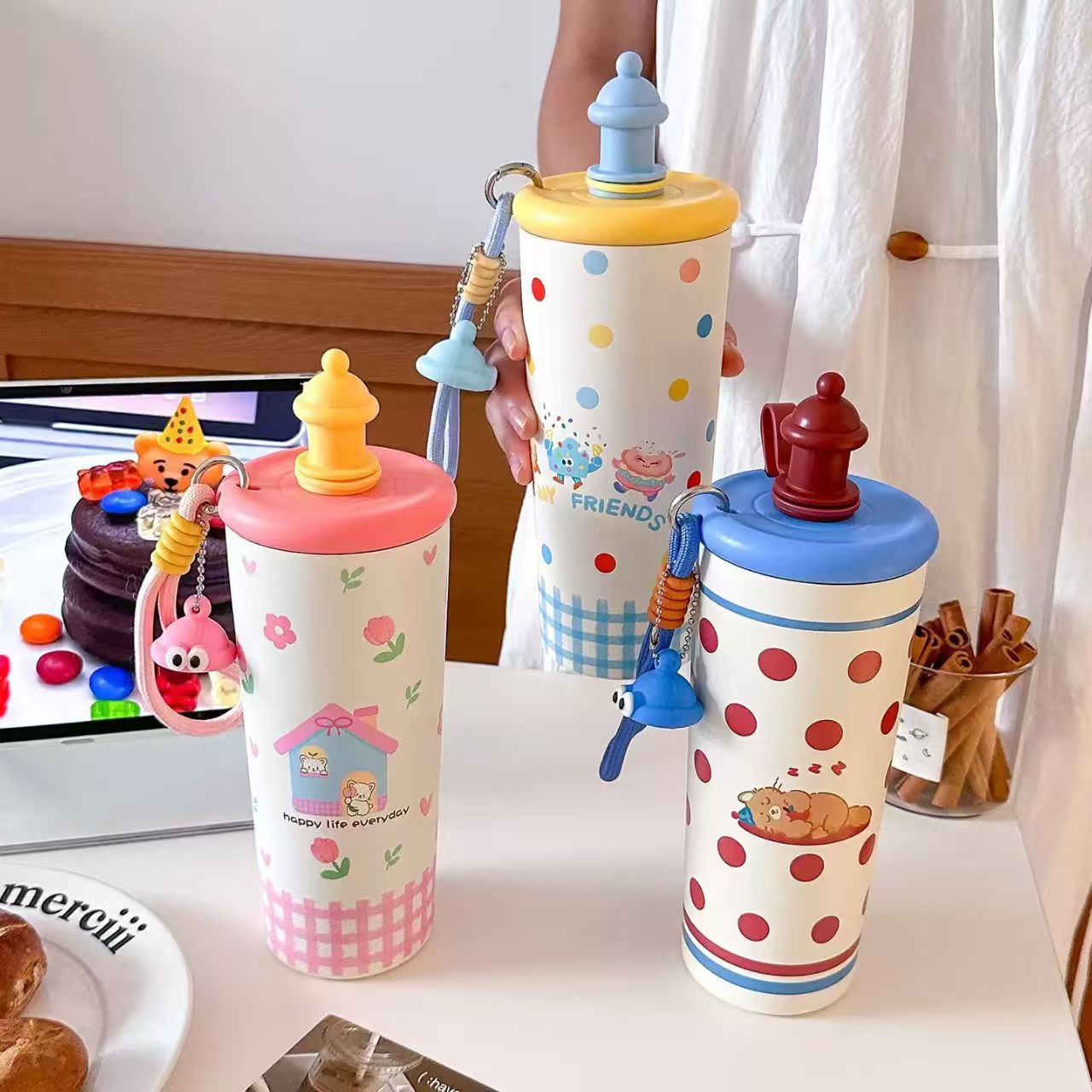 Cartoon large-capacity insulated cup, girls' cold preservation stainless steel coffee cup, portable bag tea bin, high appearance level straw water cup