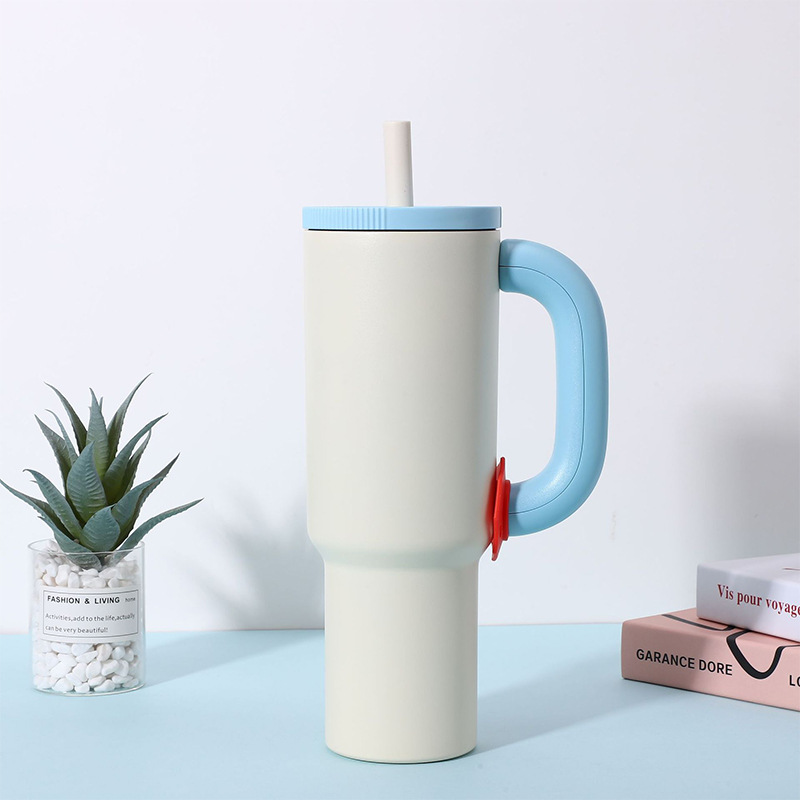 Dopamine-colored 40oz car cup, 316 stainless steel car ice cube cup, creative stainless steel cold insulation cup Application Scenario