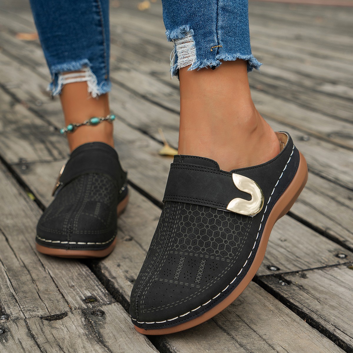 New 2024 European and American cross-border large-sized hollowed-out women's shoes with buckle decoration, headband sandals, women's thick-soled half-slipper full figure