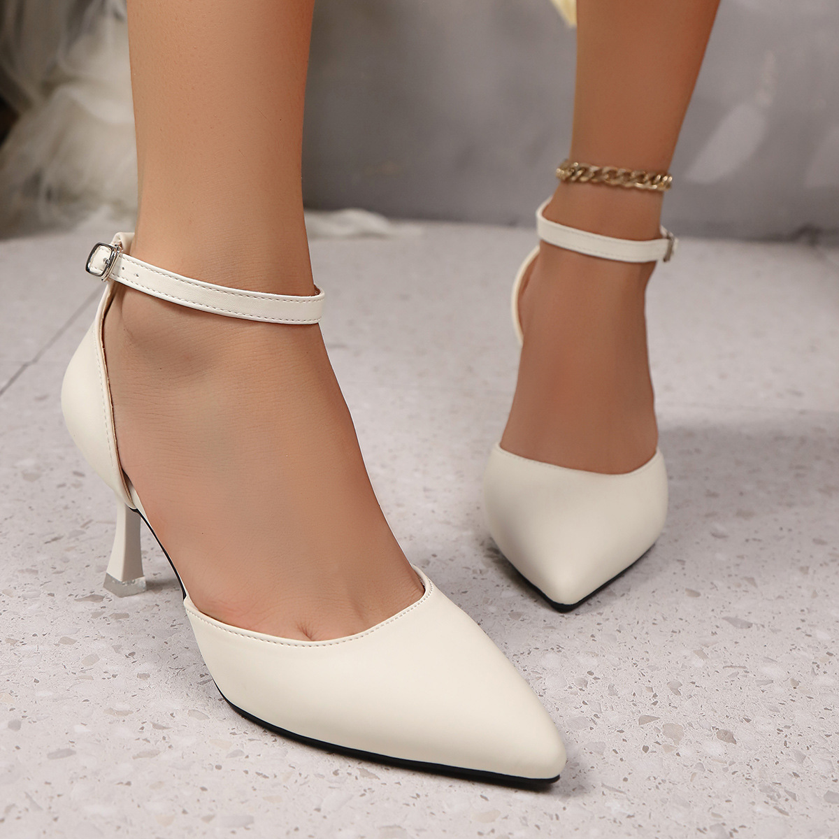 7.3 cm large-sized foreign trade sandals, thin-heeled pointed-toe sandals, white pointed-toe shoes, women's foreign trade high heels, wedding shoes full figure