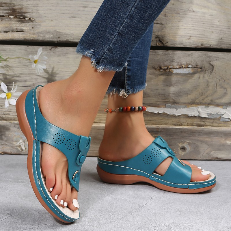 Wedge heel thick-soled hollowed-out slippers for women, European and American export, large-sized casual one-step cycling line, wedge heel flip-flops full figure