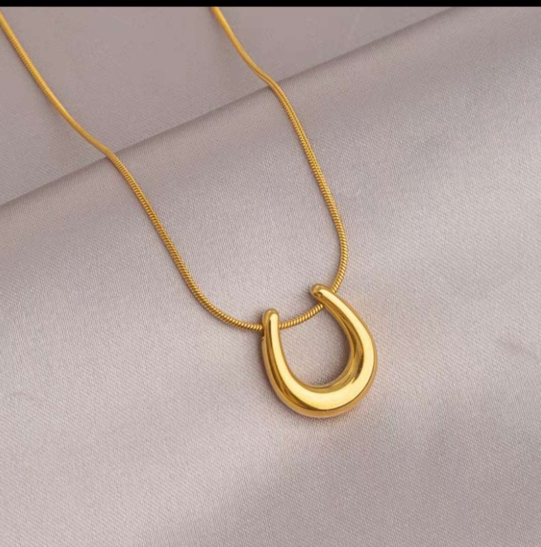 新款韩国时尚 简约 气质 几何U型 钛钢女款百搭饰饰品