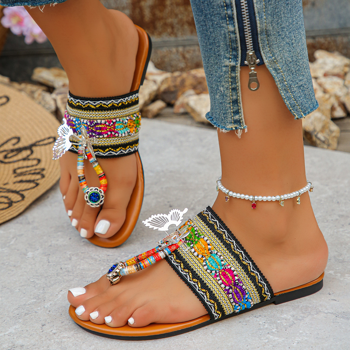 New Bohemian-style slippers for women in the summer of 2025 in cross-border foreign trade, with rhinestones, large size, toe clipping, flat bottom for women details Picture