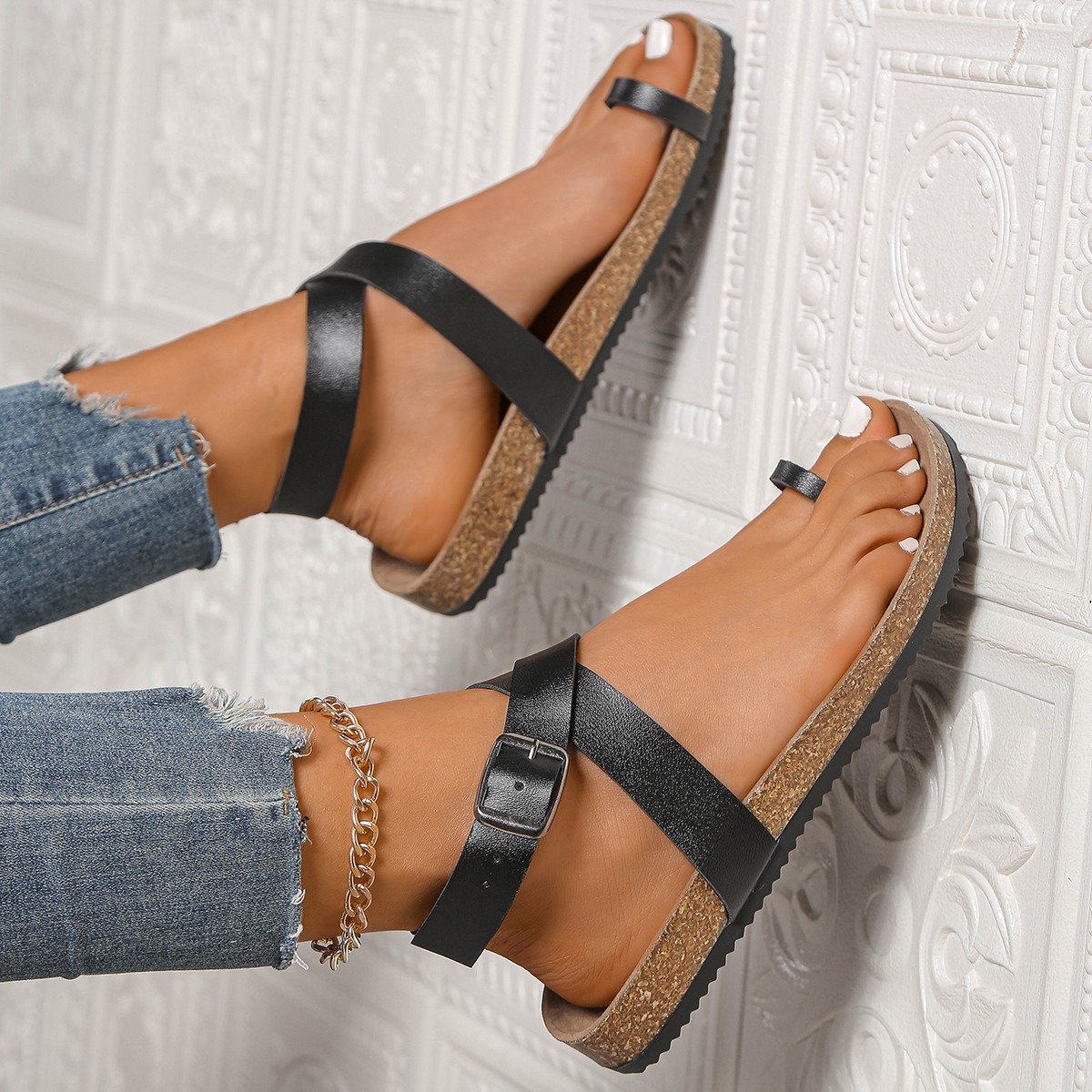 wish Amazon hot-selling summer flat cork Roman sandals for women with belt buckles, comfortable large-sized European and American flip-toe sandals details Picture