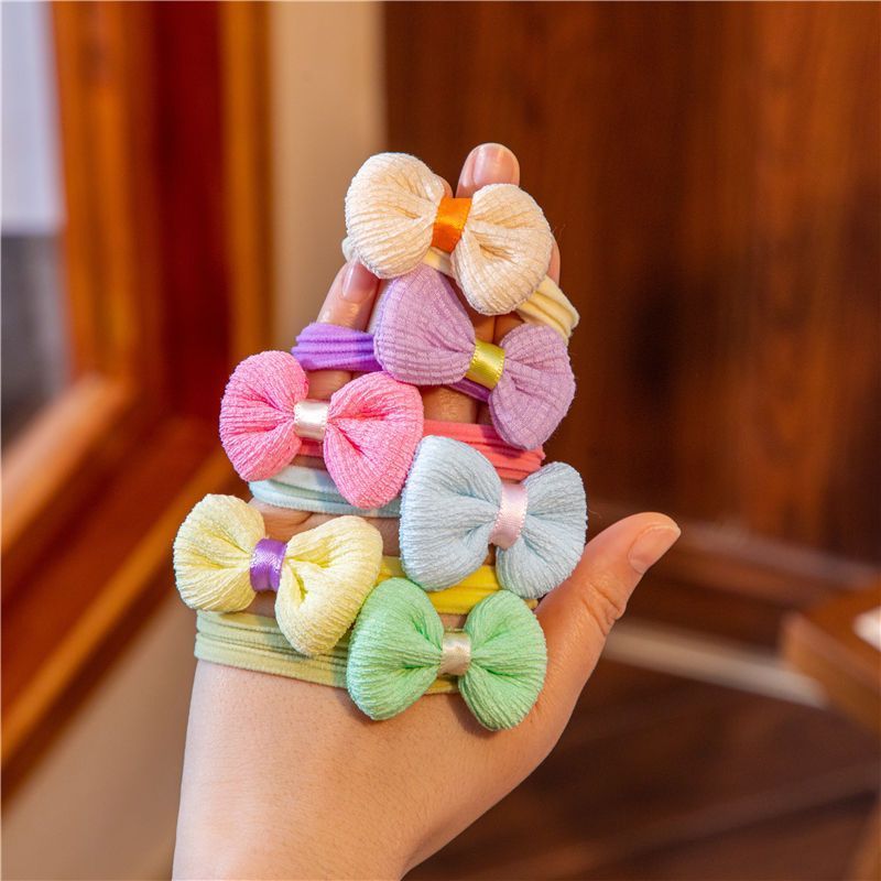 Towel bands, children's hair ties won't hurt their hair, looking stylish. Girls can wear good hair bands and headwear. Girls can tie ponytails with rubber bands details Picture