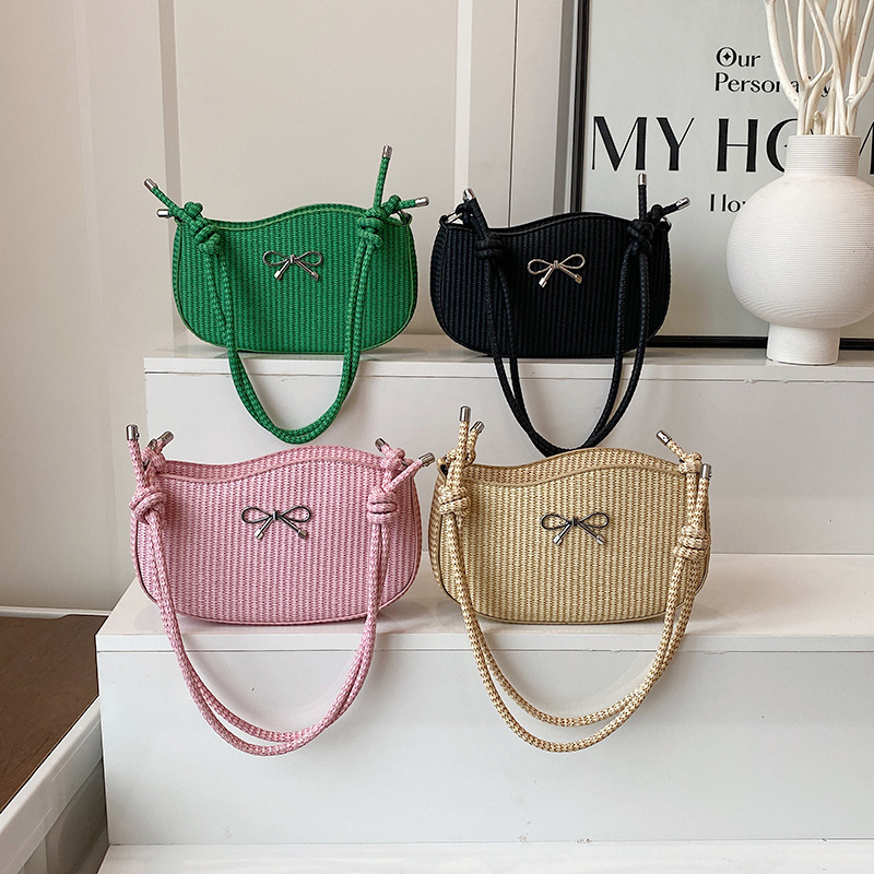 In 2025, a new cross-border French niche design single-shoulder underarm bag for women, a cute and trendy niche design crossbody bag for women full figure