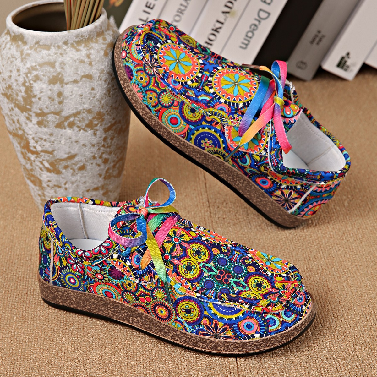 2025 Foreign trade new large-sized lace-up color low-top single shoes, women's ethnic style graffiti lazy person canvas flat flat Specification drawing
