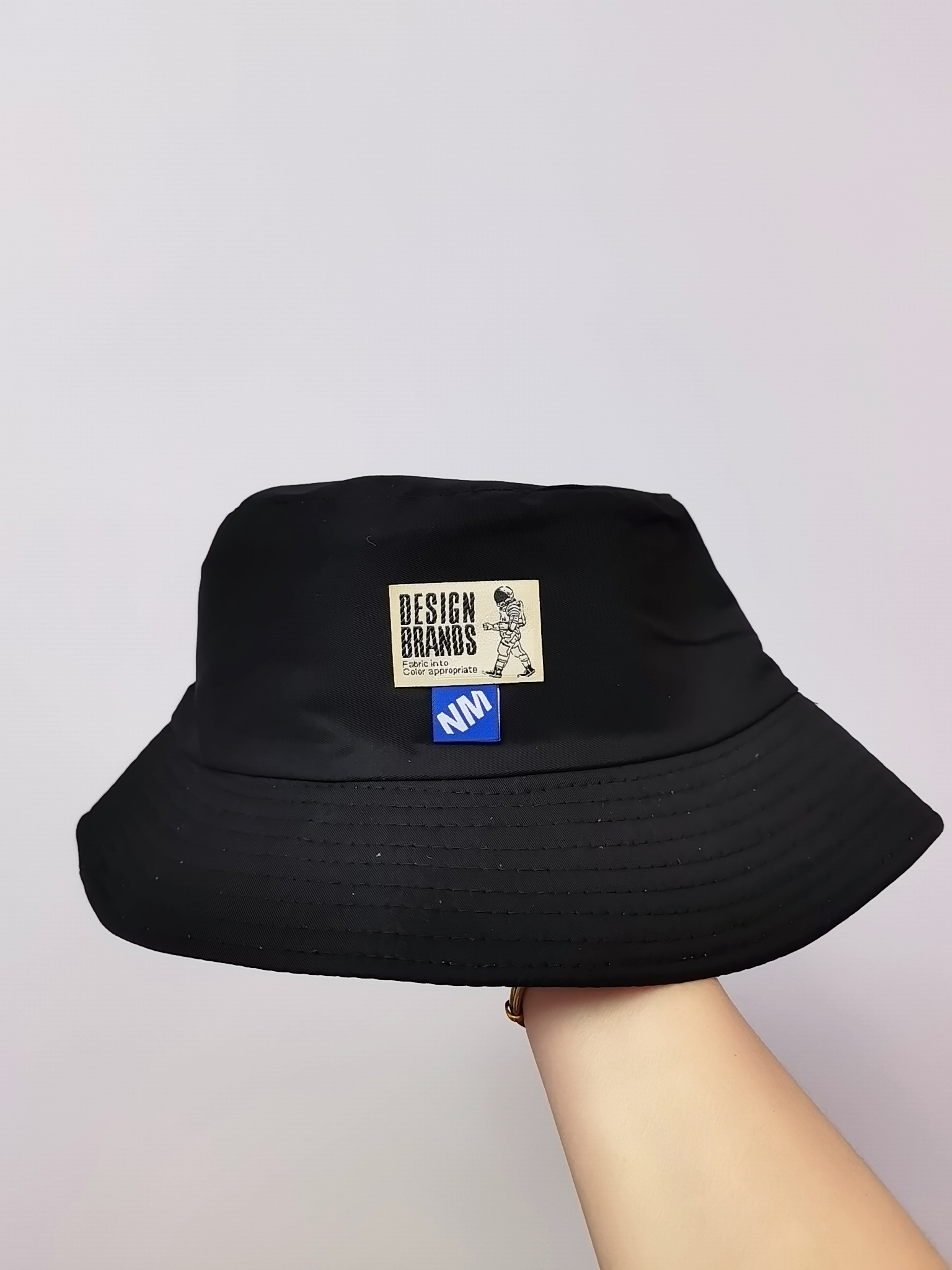 This spring and summer Korean version of the best-selling astronaut letter logo double-sided fisherman hat can provide sun protection and sun protection. It is simple, fashionable, versatile, foldable and easy to carry. It is suitable for both men and women, and is available in size 58 for adults. There are eight colors available Specification drawing