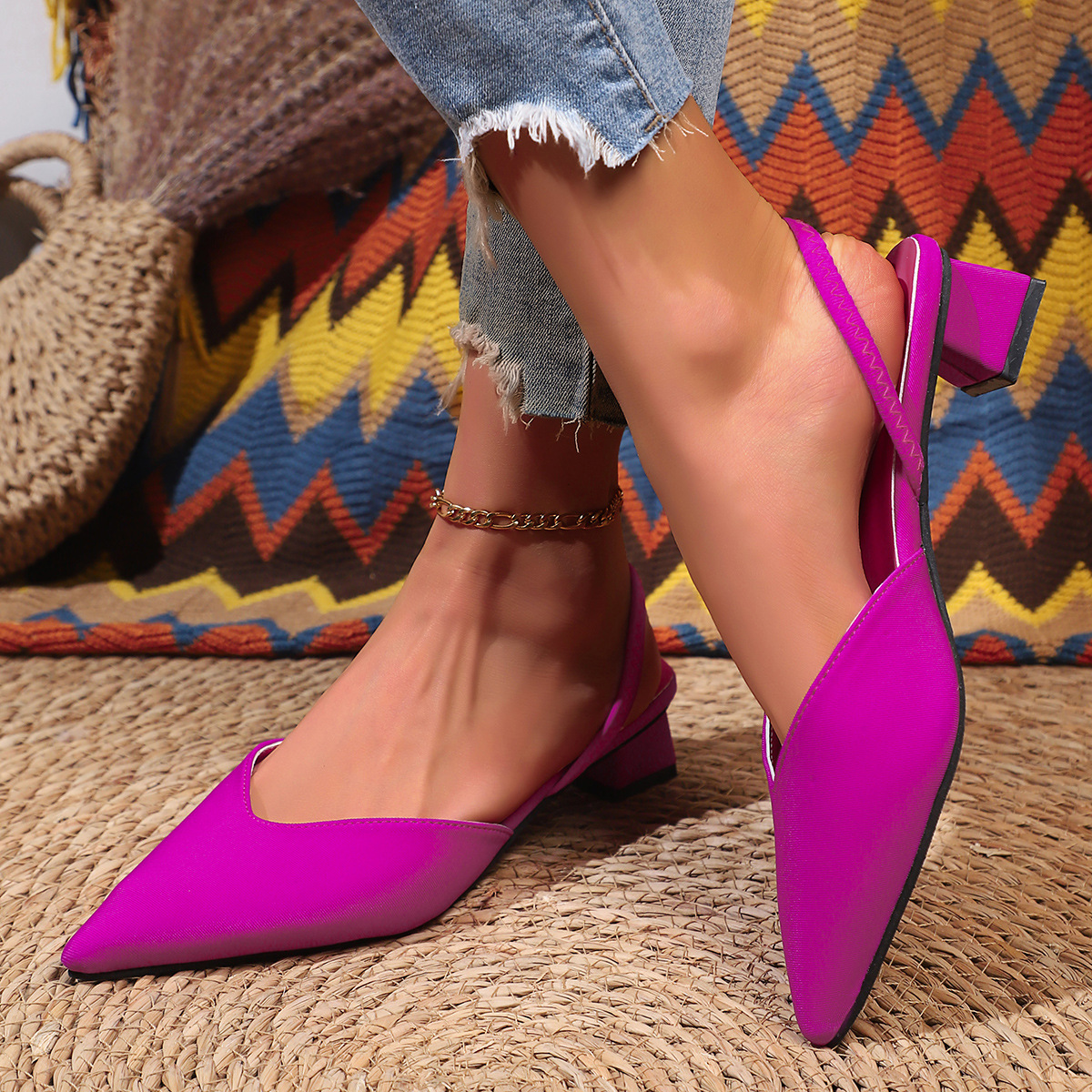 European and American sexy sandals for women 2025 new style high heels, thick heels not tiring to the feet, elegant socialite headband sandals for women