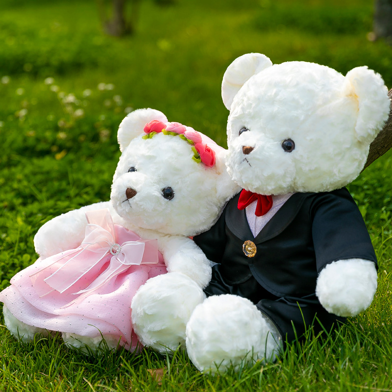 A pair of wedding dolls, a love wedding dress, a bear plush toy for your girlfriend, and a little bear doll as a couple's wedding gift Specification drawing
